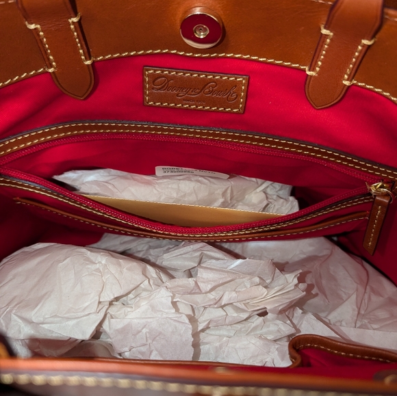 Purse,pants & face merchandise - Picture 8 of 16